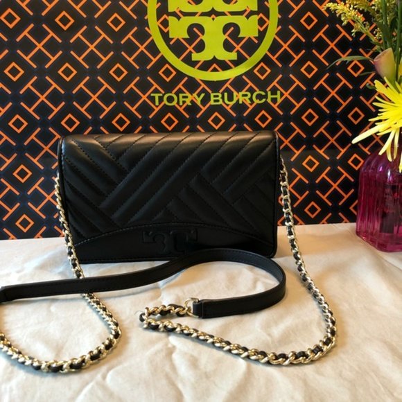 Tory Burch Handbags - Tory Burch Alexa Flat Wallet Crossbody bag